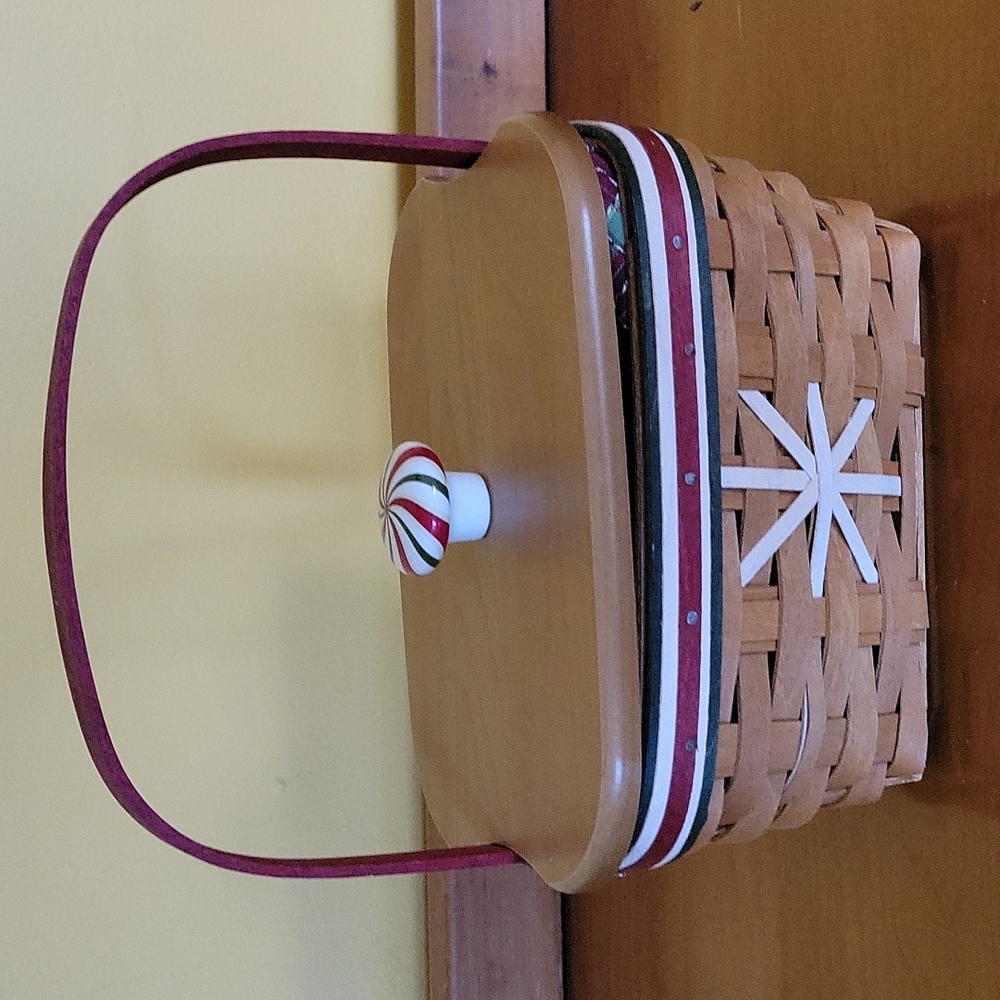 2009 Longaberger Snowflake Holiday Basket